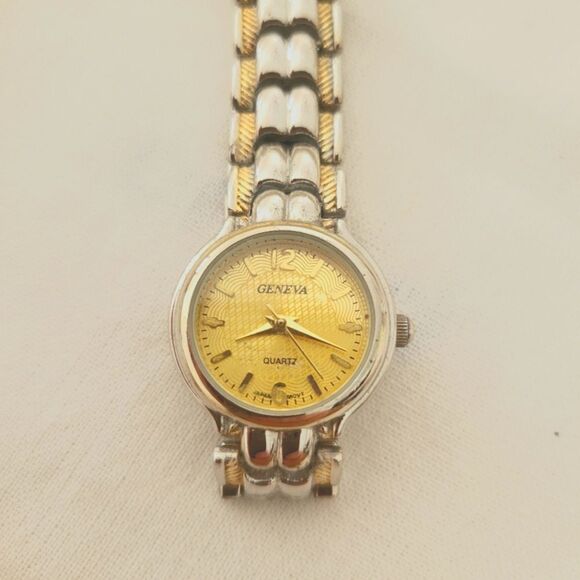 GENEVA Quartz Watch - Picture 2 of 6